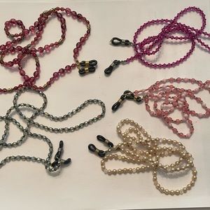 5 eye glass connectors to hold glasses around your neck so they don’t get lost.